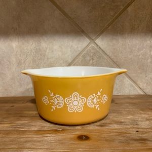 Pyrex Butterfly Gold 473 Cinderella dish